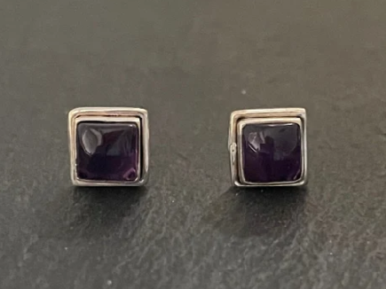 Wunderschöne natürliche Amethyst-Cabochon-Ohrstecker aus 925er Sterlingsilber als Geschenk