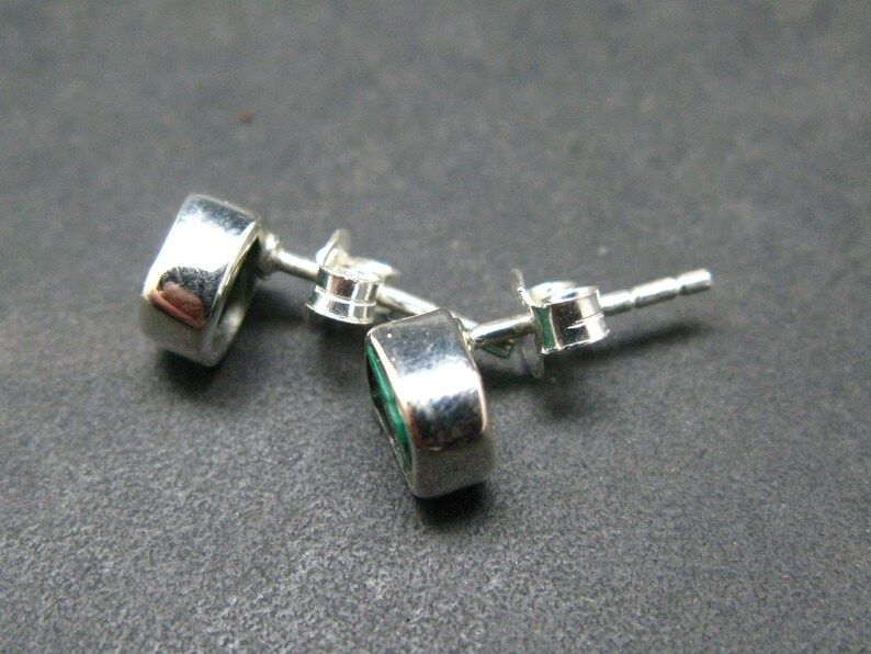 Quadratische Malachit-Edelstein-Ohrstecker aus 925er Sterlingsilber Designer-Ohrstecker April Geburtsstein Handgemachter Schmuck Geschenk für Sie