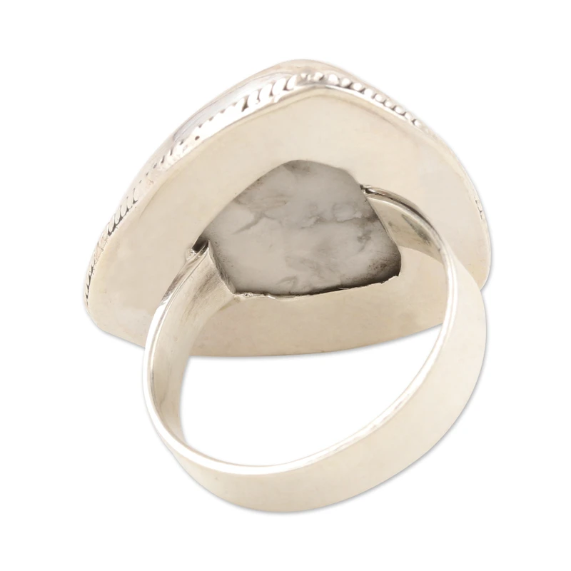 Weißer Pyramiden-Howlith-Ring 925 Sterling Silber Ring Weißer Stein Ring Handgemachter Damen Ring Edelstein Ring Geschenk für Sie