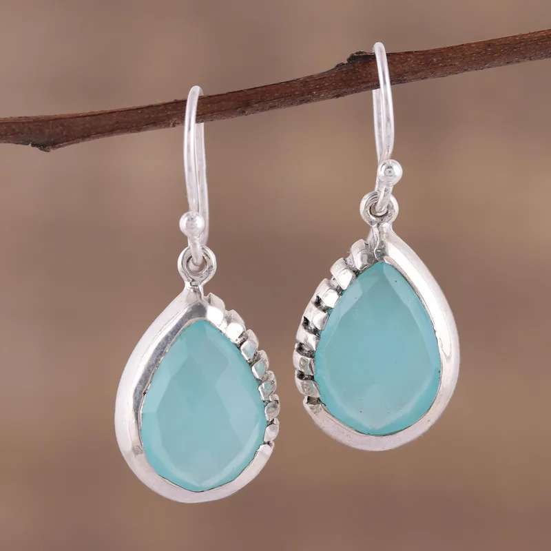 Moderne Ohrhänger aus Aqua-Chalcedon und Sterlingsilber, 925er Massivsilber, handgefertigt, Boho-Schmuck, zartes Geschenk für Sie und Mama
