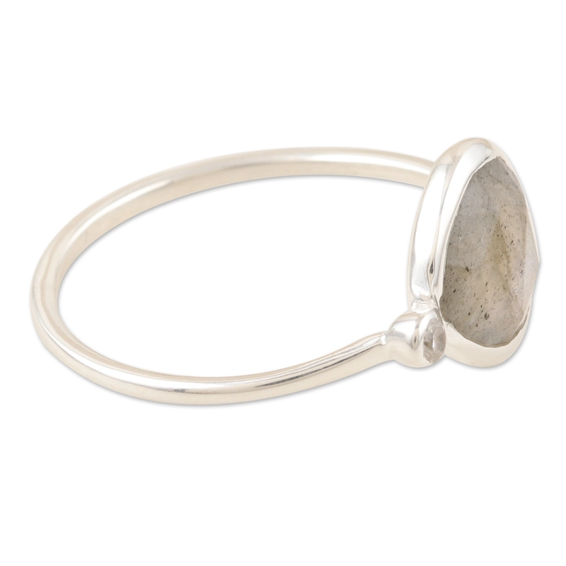 Handgefertigter, kunsthandwerklich gefertigter Cocktailring aus Labradorit und Sterlingsilber, 925er Sterlingsilber, Geschenk für Sie