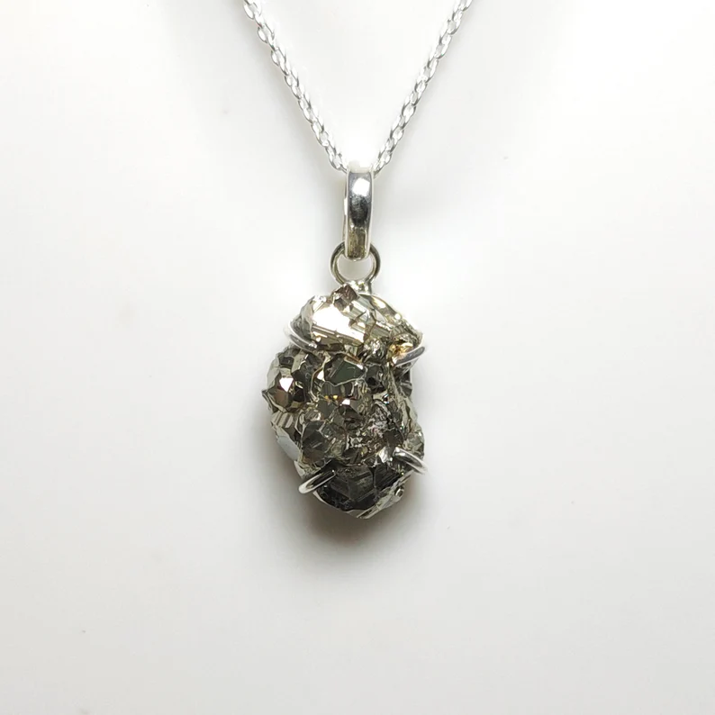 Pyrit-Anhänger Roh-Pyrit-Halskette Pyrit-Druse 925er Sterlingsilber-Anhänger Heilender Pyrit Pyrit-Mineralien Valentinstagsverkauf