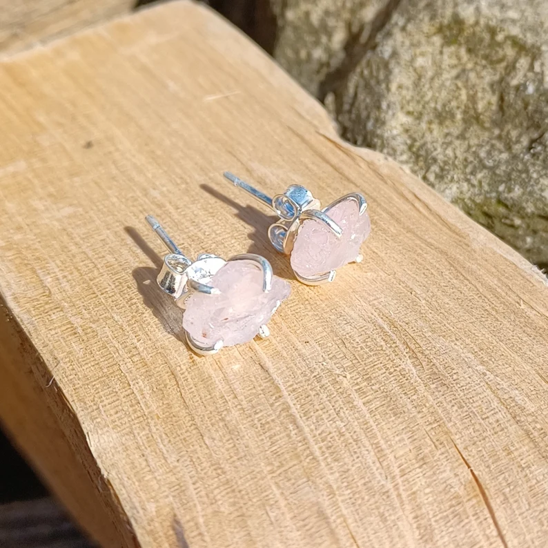 Roh Rosenquarz 925 Sterling Silber Ohrstecker Designer Ohrstecker Handgemachter Schmuck Geschenk für Sie