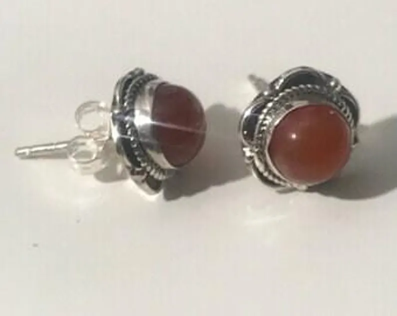 Runde Designer-Ohrstecker aus Karneol Minimalistische orangefarbene Ohrringe 925 Sterling Silber Ohrringe Fröhliches Geschenk für sie Alltagsstecker August Geburtstagsgeschenk