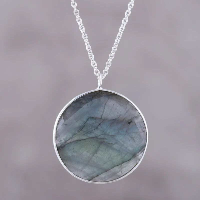Runde Labradorit-Anhänger-Halskette 925 Sterling Silber Anhänger-Halskette Zierlicher Labradorit-Schmuck Geschenk für sie