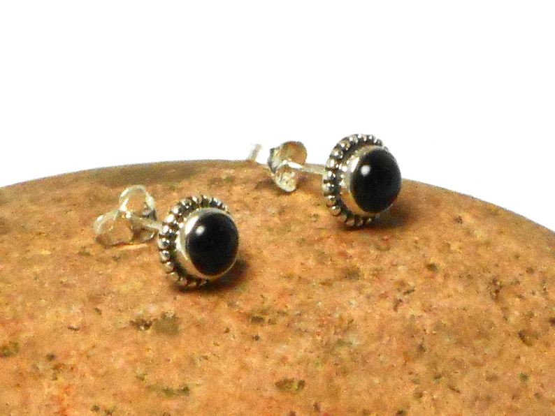 Runde schwarze Onyx-Ohrstecker 925 Sterling Silber Ohrstecker Onyx-Ohrring Geschenk für Sie Handgemachter böhmischer Schmuck