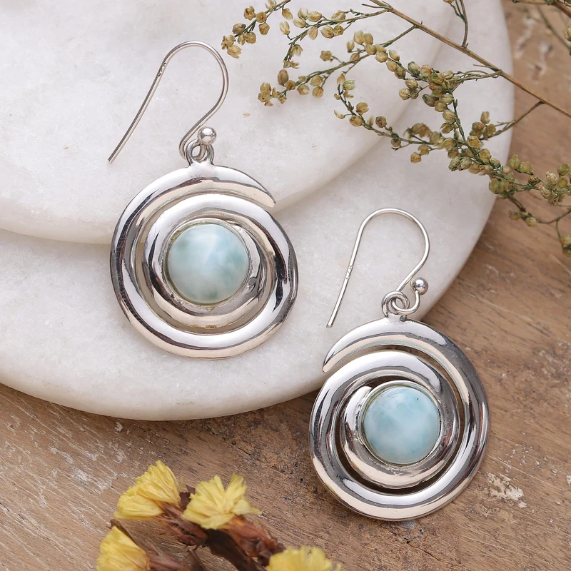 Ohrringe aus Sterlingsilber und natürlichem Larimar-Cabochon, 925er Massivsilber, Edelsteinohrringe, handgefertigt, Boho-Ohrringe, Geschenk für Sie