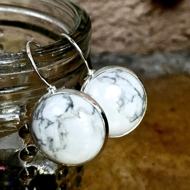 Ohrringe aus Howlith, 925er Sterlingsilber, weißer & grauer Edelstein, rund, Halbkreis, handgefertigter Schmuck, Geschenk für sie