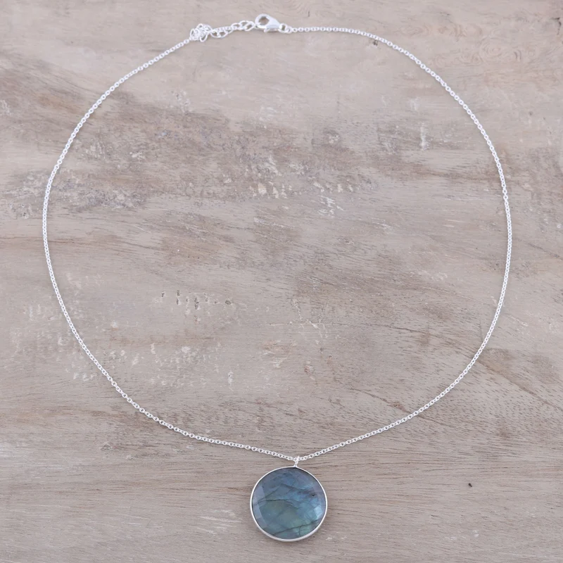 Runde Labradorit-Anhänger-Halskette 925 Sterling Silber Anhänger-Halskette Zierlicher Labradorit-Schmuck Geschenk für sie