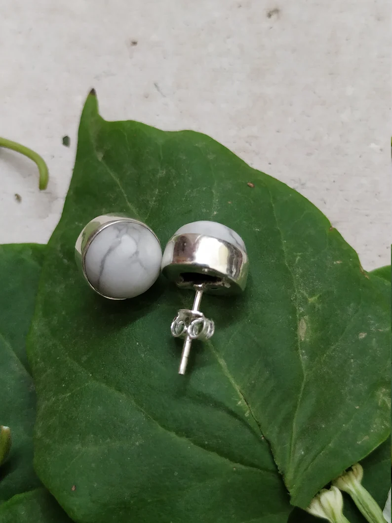 Weiße Howlith Ohrstecker 925 Sterling Silber Zarte Ohrstecker Boho Style Geburtstagsgeschenk Marmor Ohrring Edelstein Ohrstecker Geschenk für Sie