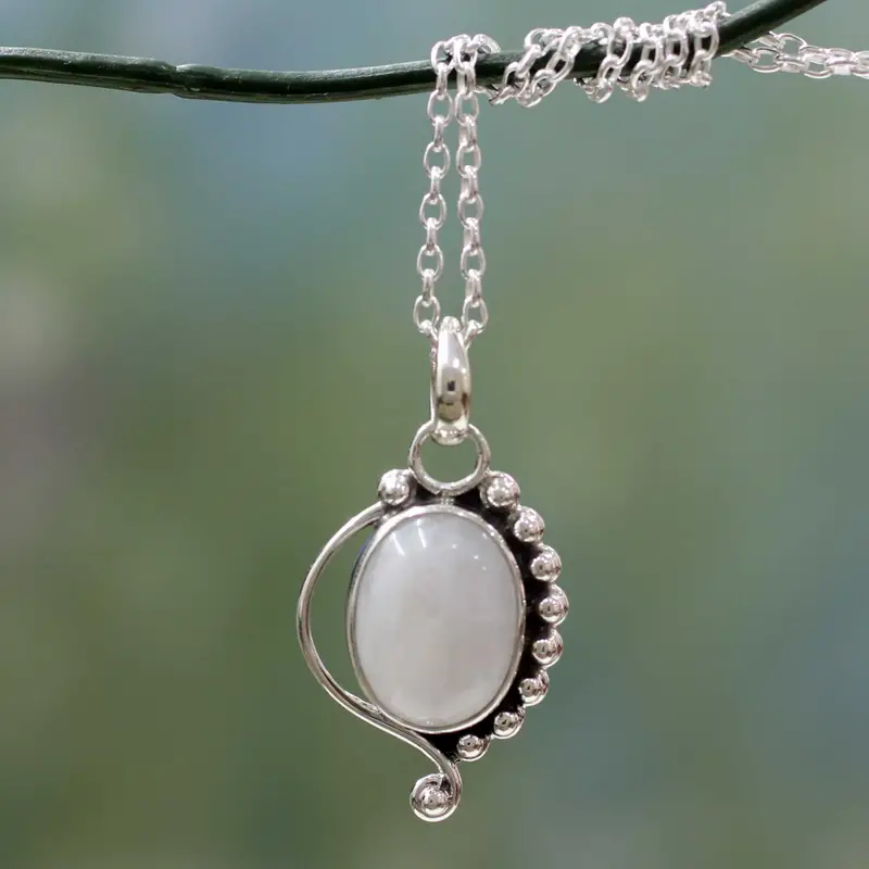 Neue Design Ovale Regenbogen-Mondstein-Halskette 925 Sterling Silber Natürlicher Feuer-Regenbogen-Mondstein Geschenk für sie