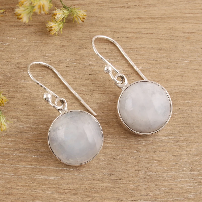 Ohrringe mit Regenbogen-Mondstein in runder Form, 925er Sterlingsilber, handgefertigte Edelstein-Ohrringe, Geschenk für Sie, Boho-Ohrringe, zierliche Ohrringe