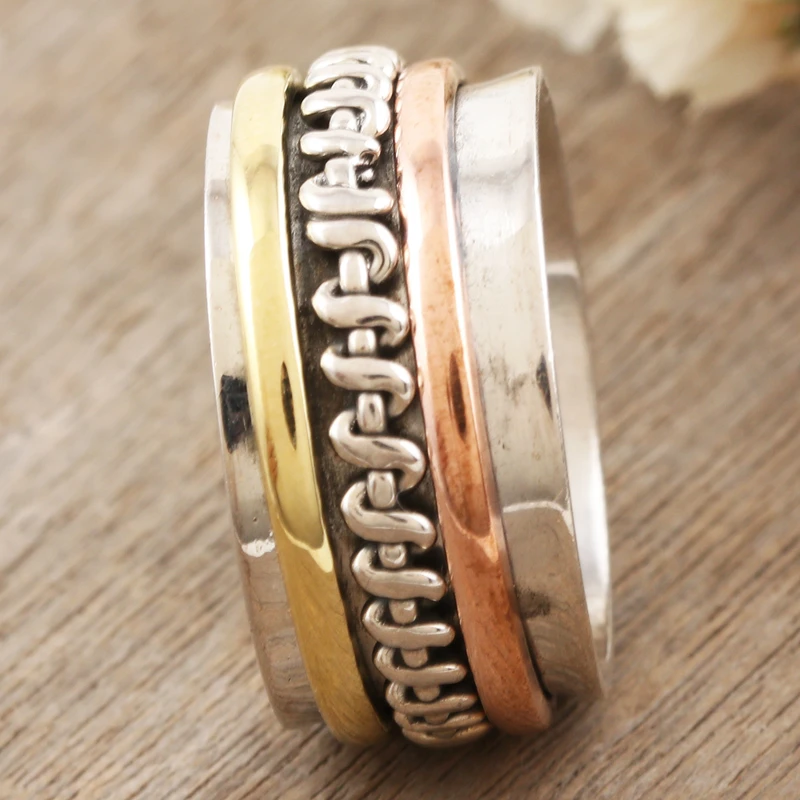 Verknoteter Sterlingsilber-Messing- und Kupfer-Meditations-Spinnerring Handgemachter Ring Silberschmuck Böhmischer zierlicher Ring Geschenk für sie Geschenkartikel
