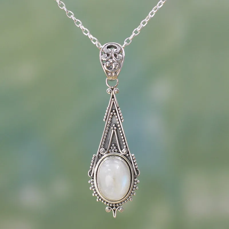 Regenbogen-Mondstein-Anhänger-Halskette Moonlight Radiance aus 925er Sterlingsilber, handgefertigter böhmischer Schmuck, Jahrestagsgeschenk für Sie und Ihre Frau