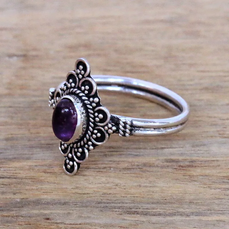 Handgefertigter ovaler Amethyst-Cabochon-Cocktailring aus 925er Sterlingsilber Edelsteinring Handgemachter Ring Boho Silberring Alltagsring Geschenk für sie