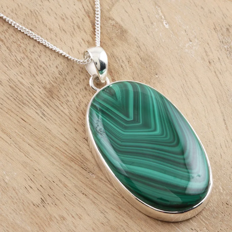 Lünettengefasste Malachit-Cabochon-Halskette, 925 Sterling Silber, handgefertigter Boho-Edelsteinanhänger, Geschenk für sie