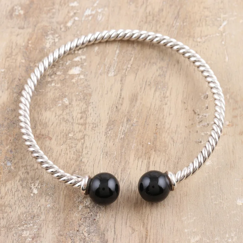 Armreif aus Sterlingsilber und schwarzem Onyx, Bohemian Schmuck, Charm Schmuck, Valentinstagsgeschenk für Sie