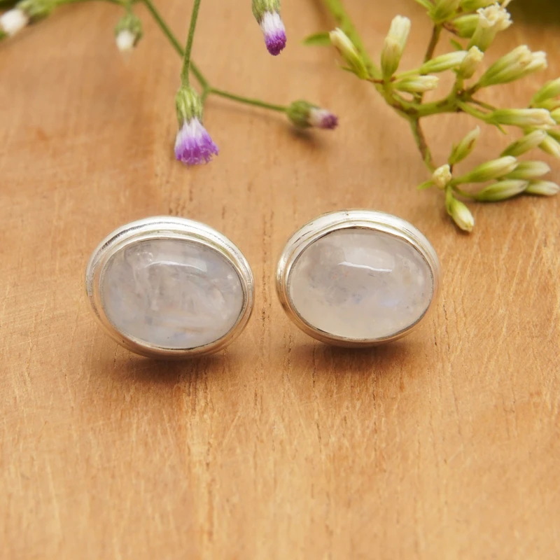 Ohrstecker aus Sterlingsilber mit ovalen Regenbogen-Mondsteinen, handgemachte Ohrstecker, Mondstein-Ohrstecker, Mondstein-Schmuck, einzigartiger Geschenkartikel
