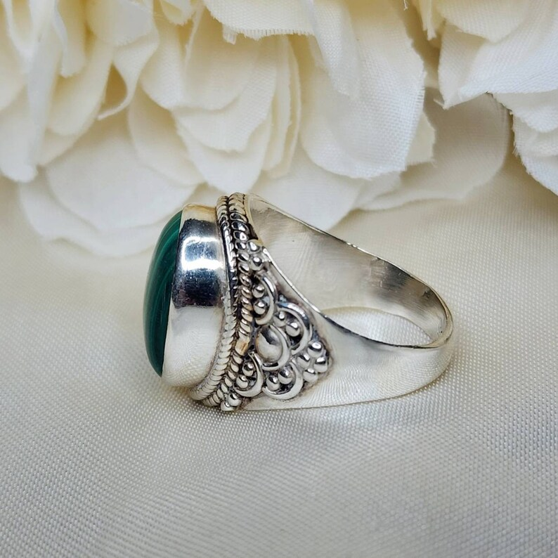 Solid 925 Sterling Silver Ring For Women Handmade Oval Malachite Gemstone Ring Designer Silver Wedding Ring Gifts Idea For Her