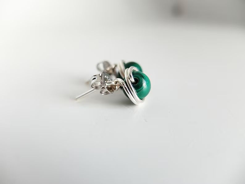 925er Sterlingsilber, neues Design, Malachit-Edelstein-Ohrstecker, Designer-Ohrstecker, Geburtsstein für den Monat April, handgefertigter Schmuck, Geschenk für sie