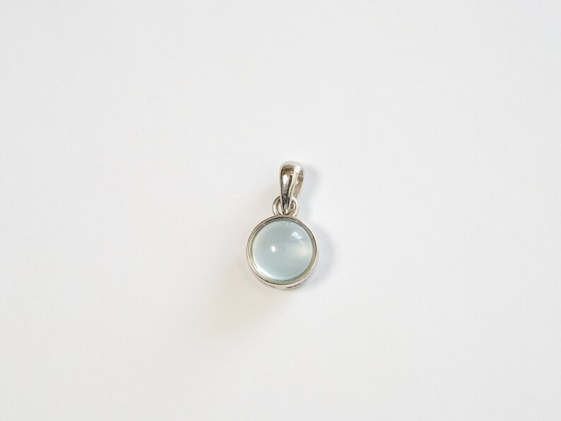 Aqua Chalcedon kleiner Anhänger 925 Sterlingsilber Edelstein Designer handgefertigter Schmuck Geschenk zum Jahrestag