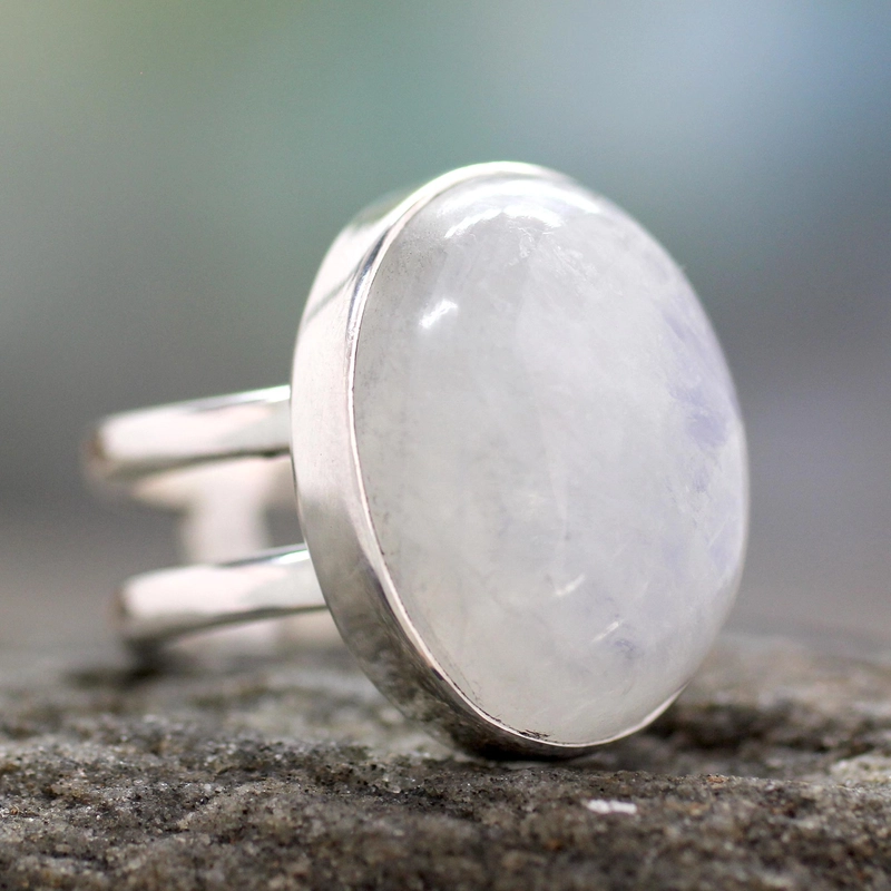 Handgefertigter Regenbogen-Mondsteinring aus 925er Sterlingsilber – Geschenk für Sie und Mama