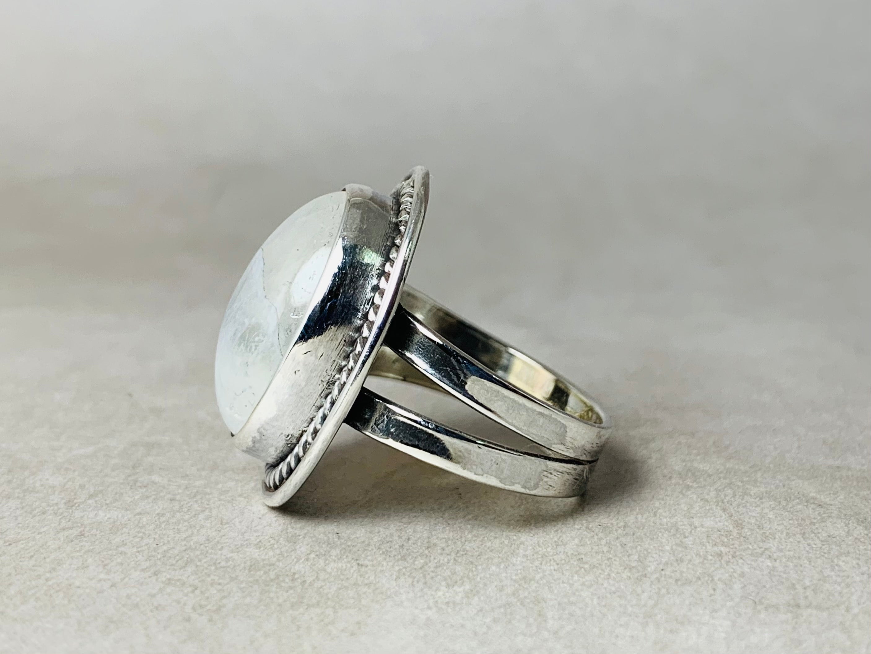 Regenbogenmondstein Ring 925 Silber Ring Edelstein Ring Juni Geburtsstein Ring für Frauen