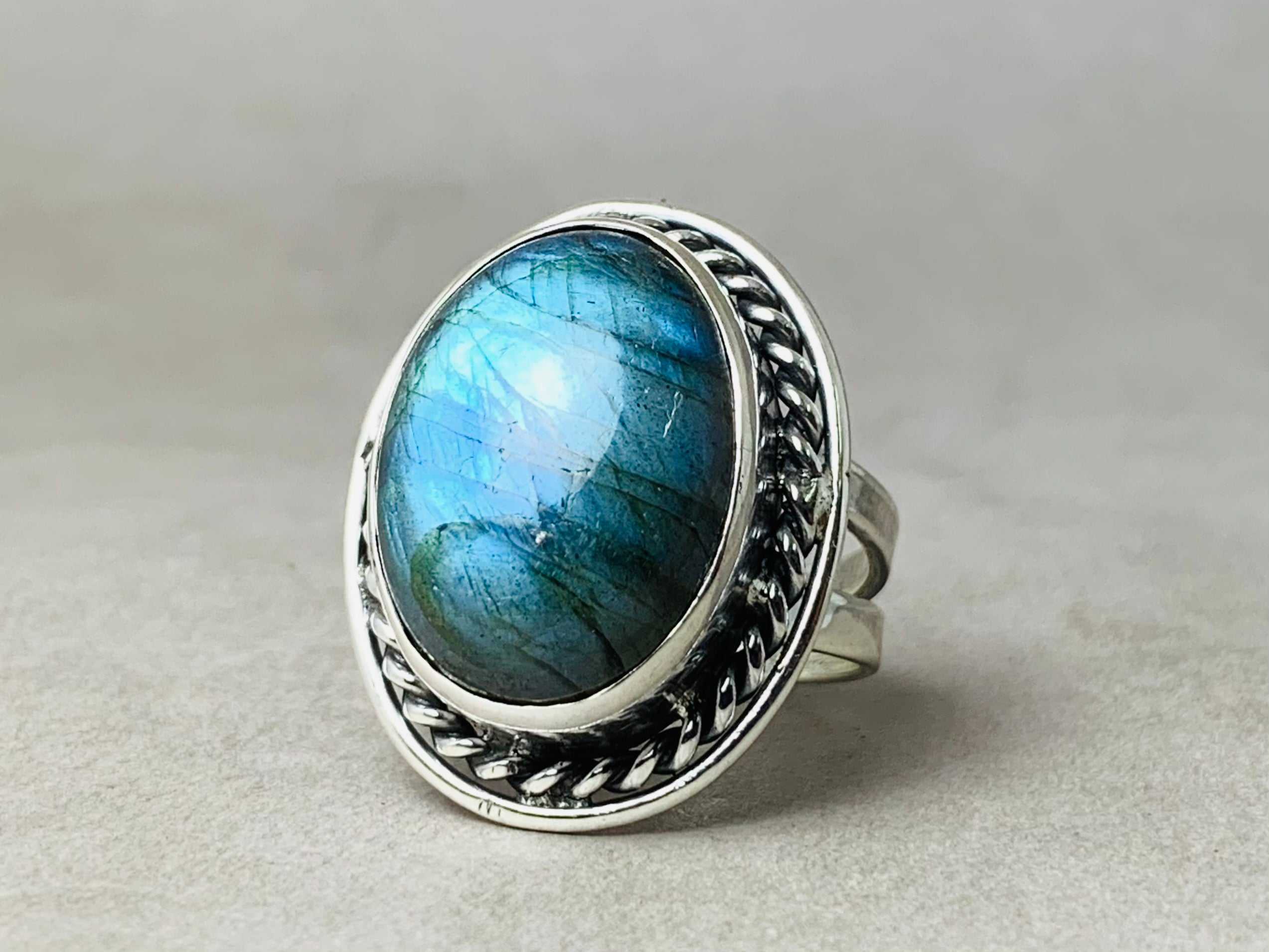 Ovaler Labradorit-Ring 925 Sterling Silber Statement Ring Edelstein-Ring Handgemachter Boho Silberring