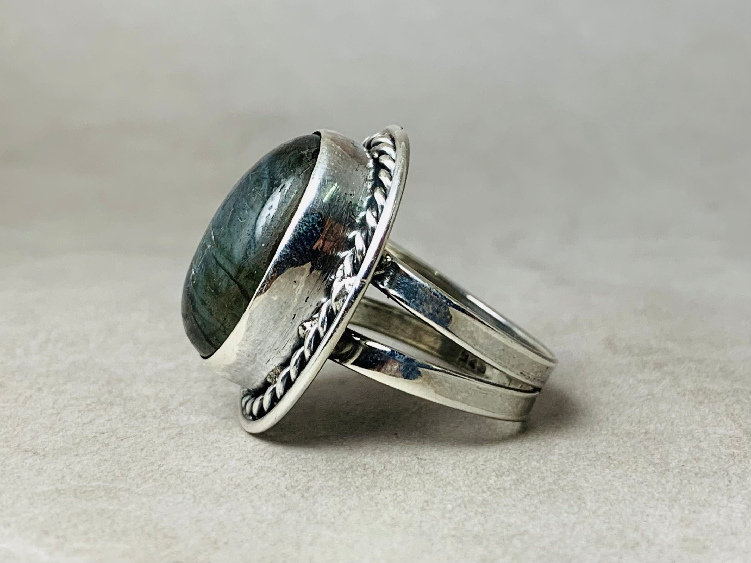 Ovaler Labradorit-Ring 925 Sterling Silber Statement Ring Edelstein-Ring Handgemachter Boho Silberring