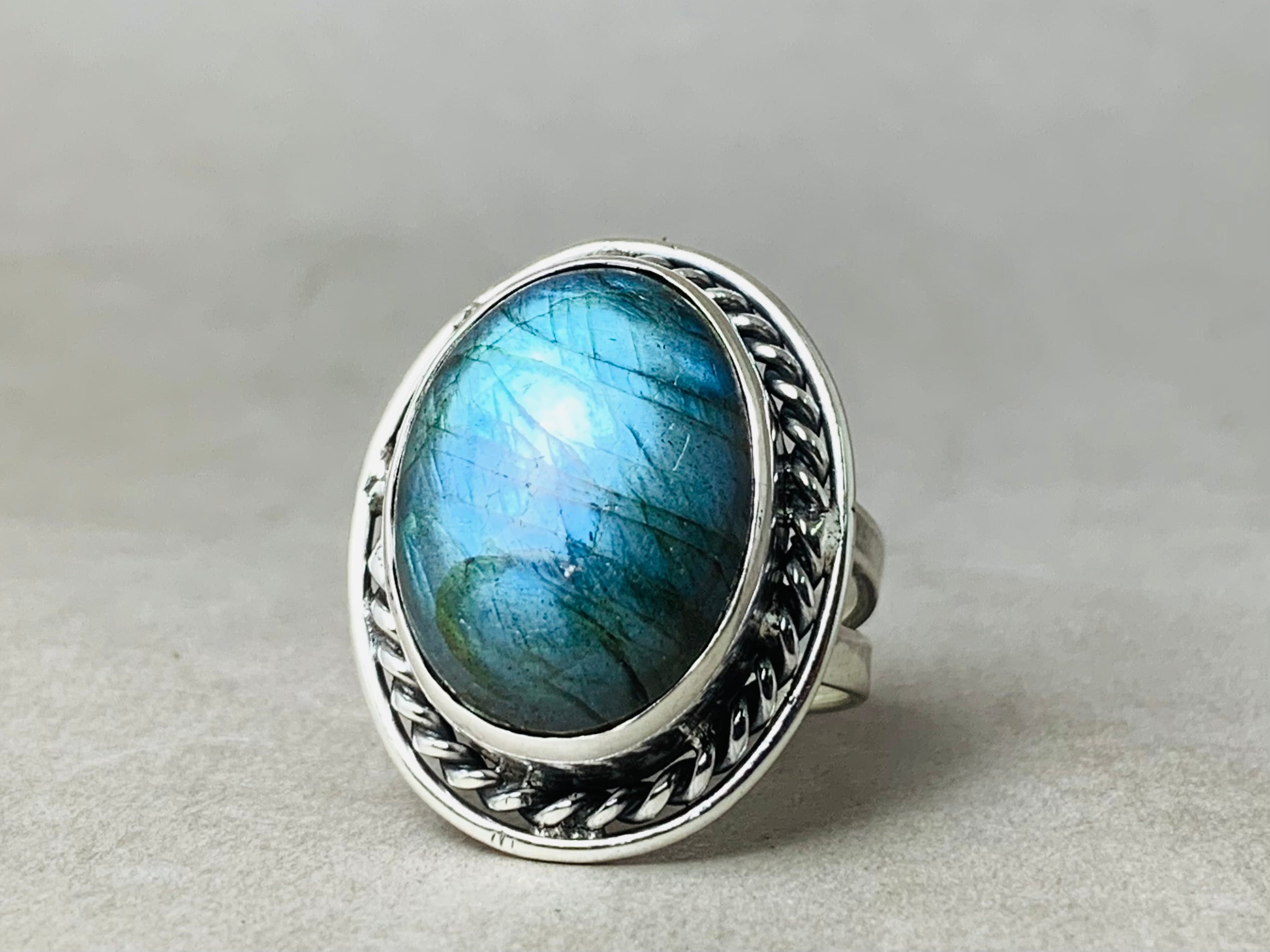 Ovaler Labradorit-Ring 925 Sterling Silber Statement Ring Edelstein-Ring Handgemachter Boho Silberring