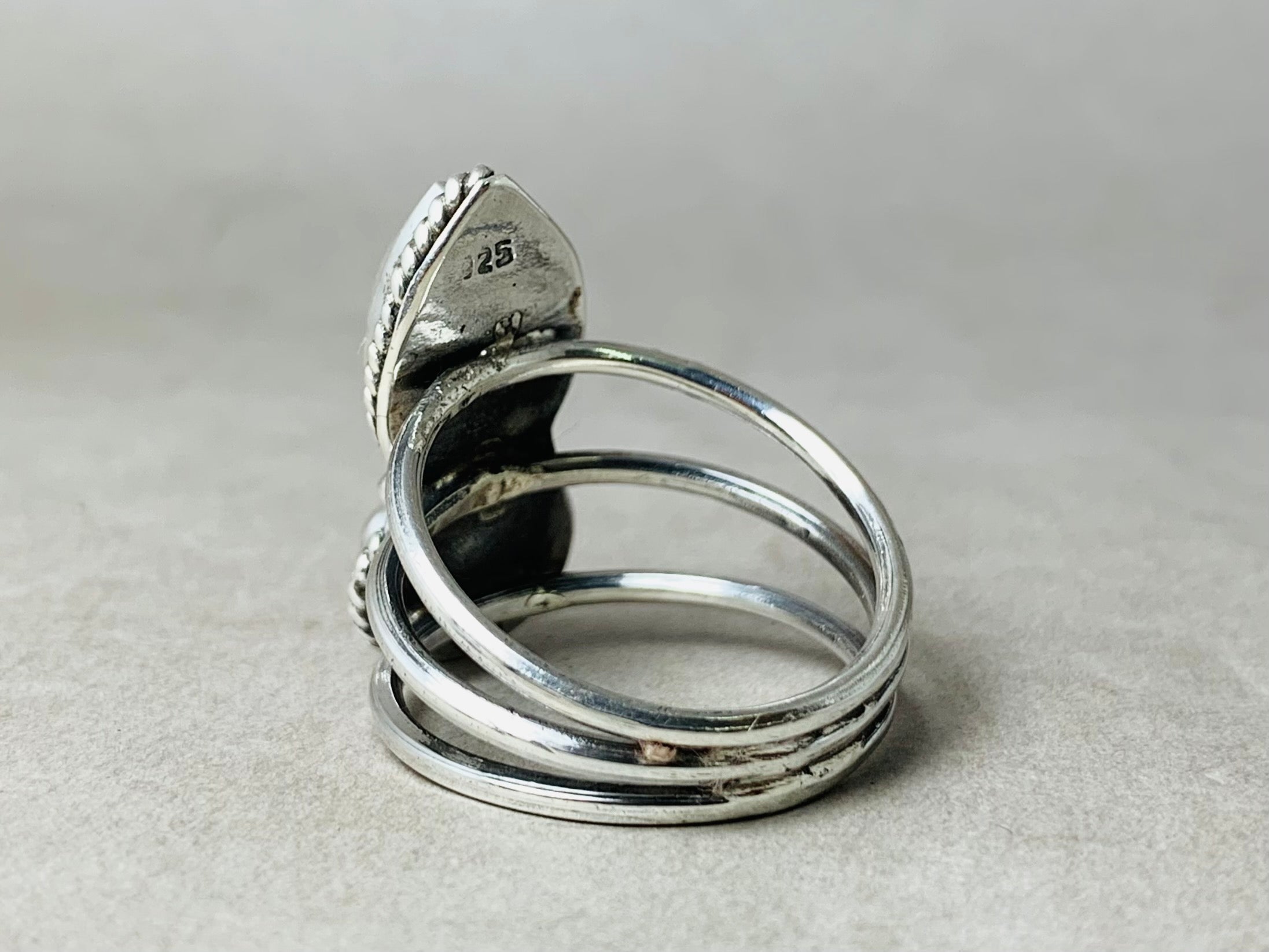 Doppel-Regenbogen-Mondsteinring 925 Silberring Tropfen & Oval Edelsteinring Juni Geburtssteinring für Frauen