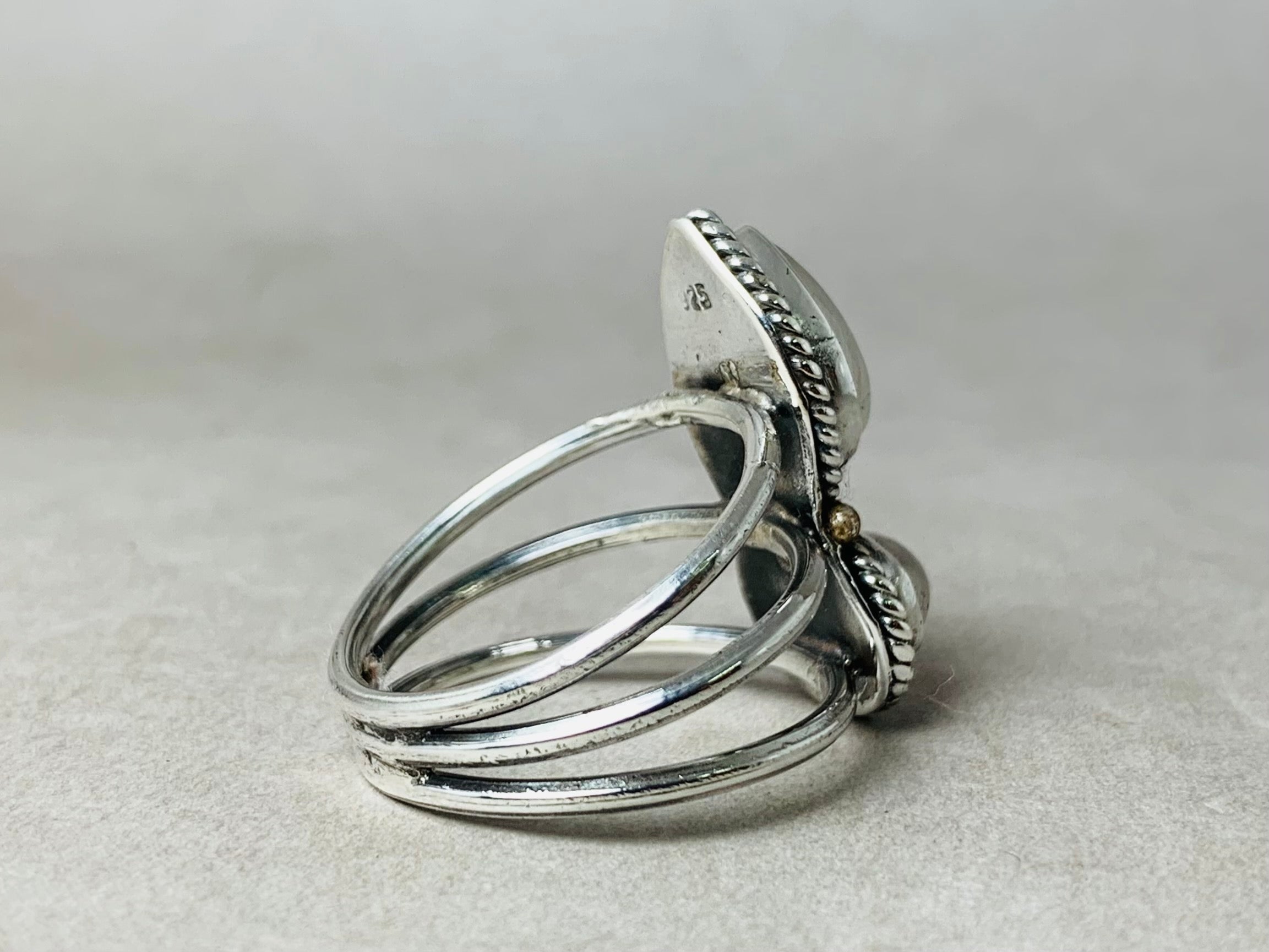 Doppel-Regenbogen-Mondsteinring 925 Silberring Tropfen & Oval Edelsteinring Juni Geburtssteinring für Frauen