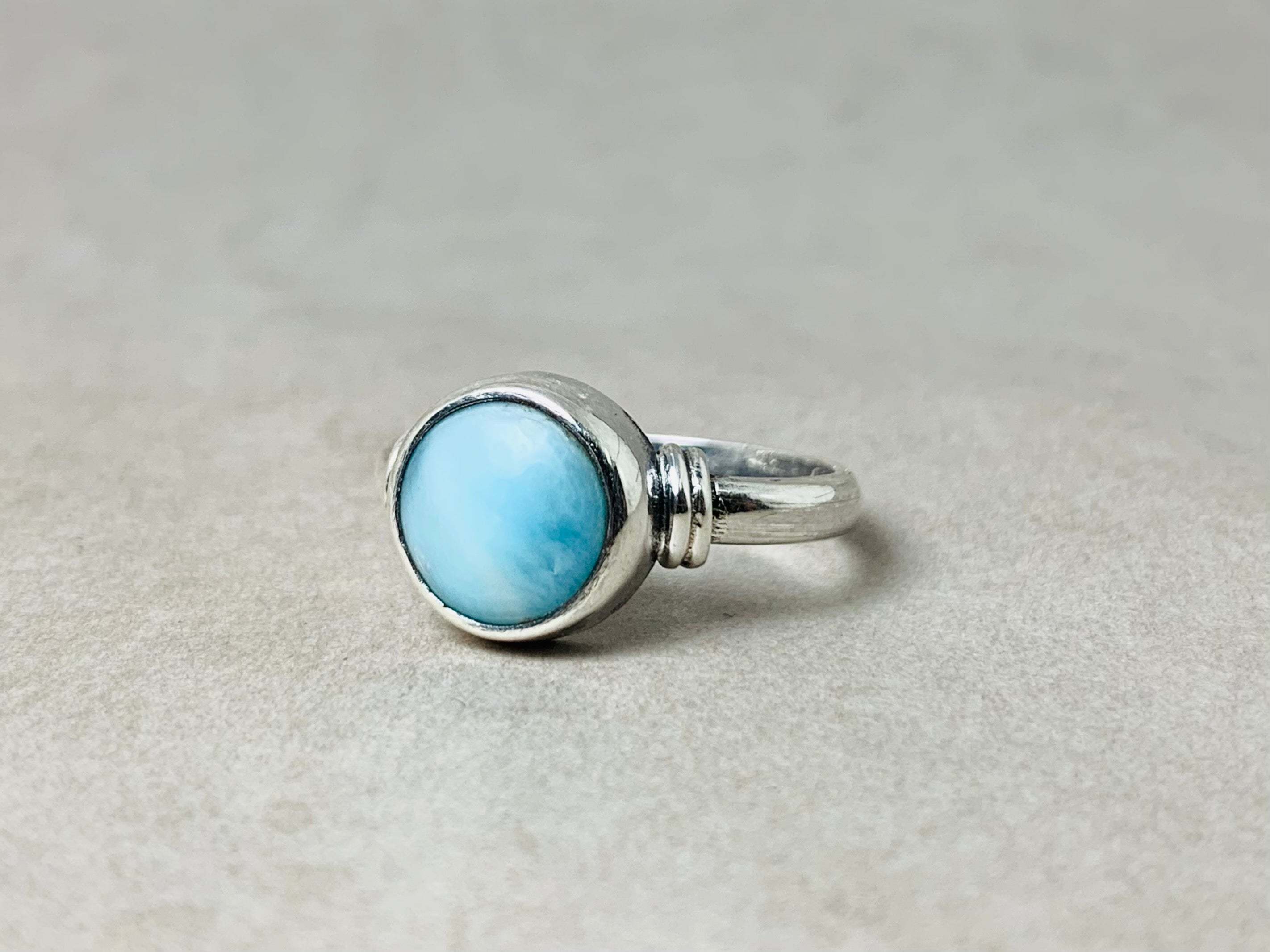 Echter Natur-Larimar-Ring 925er Silberring Zierlicher Larimar-Ring Runder Larimar-Edelstein Damenschmuck Geschenk für Sie