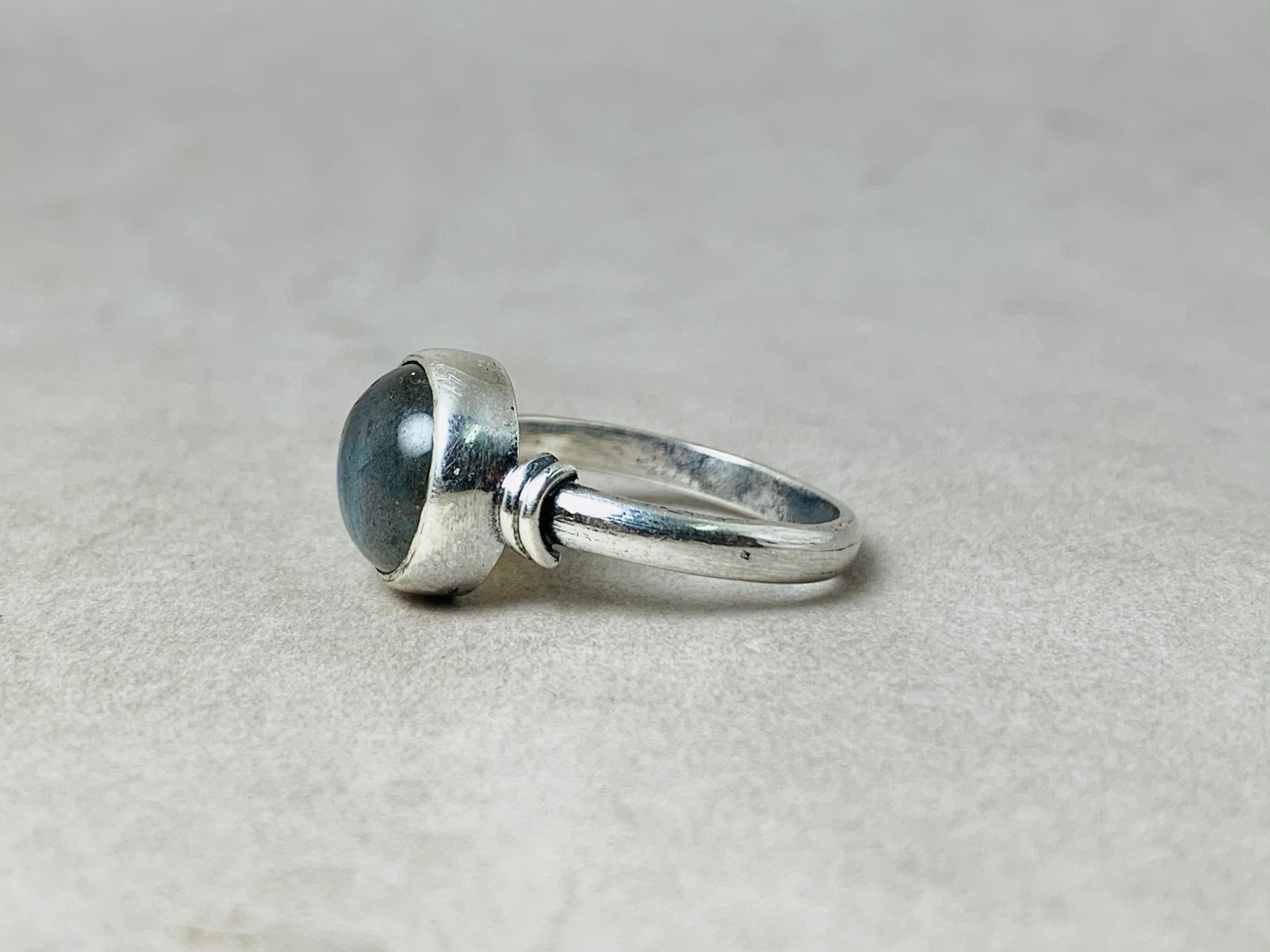 Ronde Labradoriet Ring 925 Zilveren Ring Blauwe Vuur Edelsteen Ring Stapelbare Ring Natuurlijke Labradoriet Ring voor Vrouwen