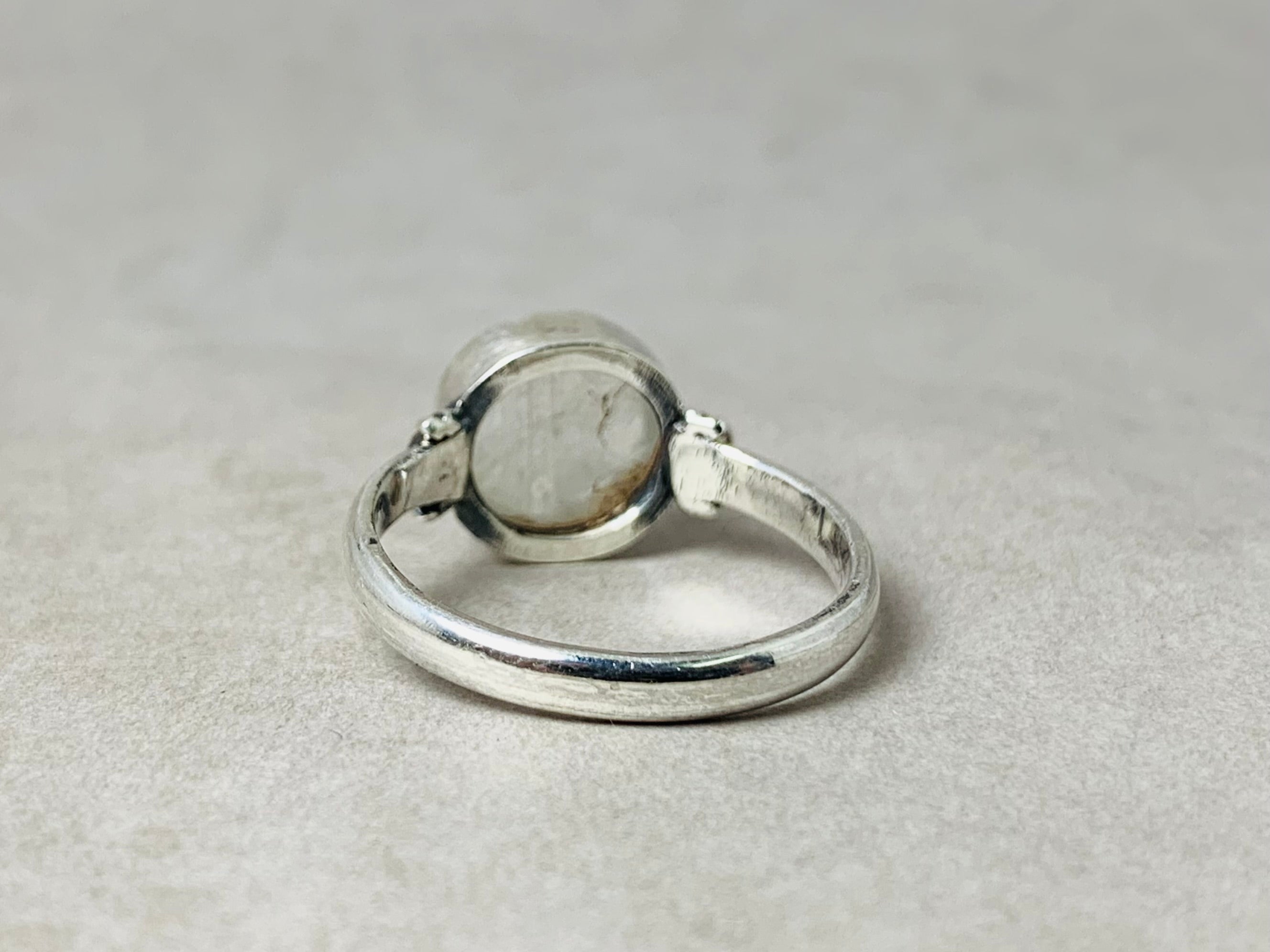 Natur Regenbogen Mondstein Ring 925 Sterling Silber Blauer Feuer Mondstein Ring für Frauen Zierlicher Ring Handgemacht
