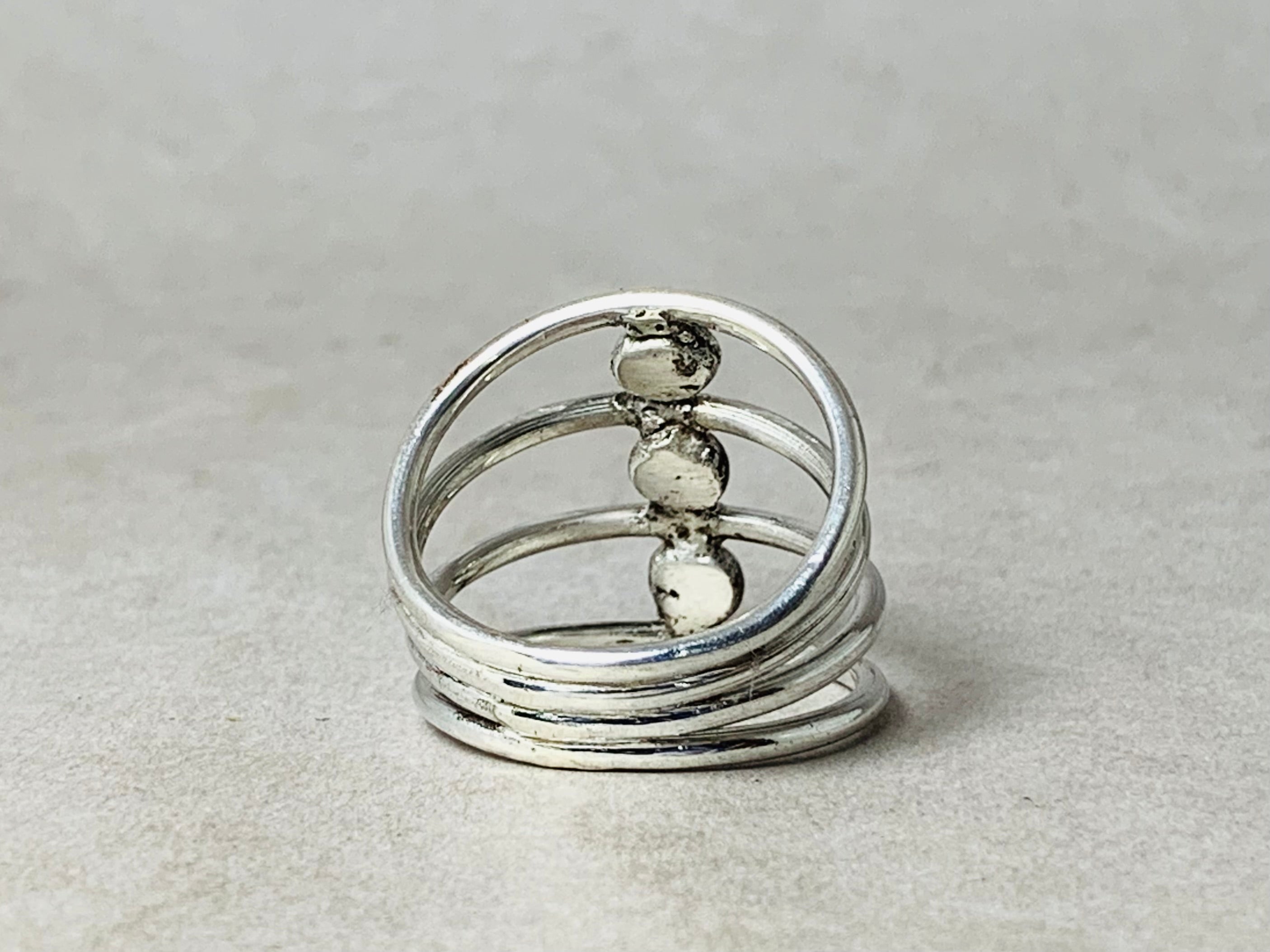 Dreifach-Bandring Gepunkteter Ring Silberner Bandring 925er Silberring Statement Handmade Ring