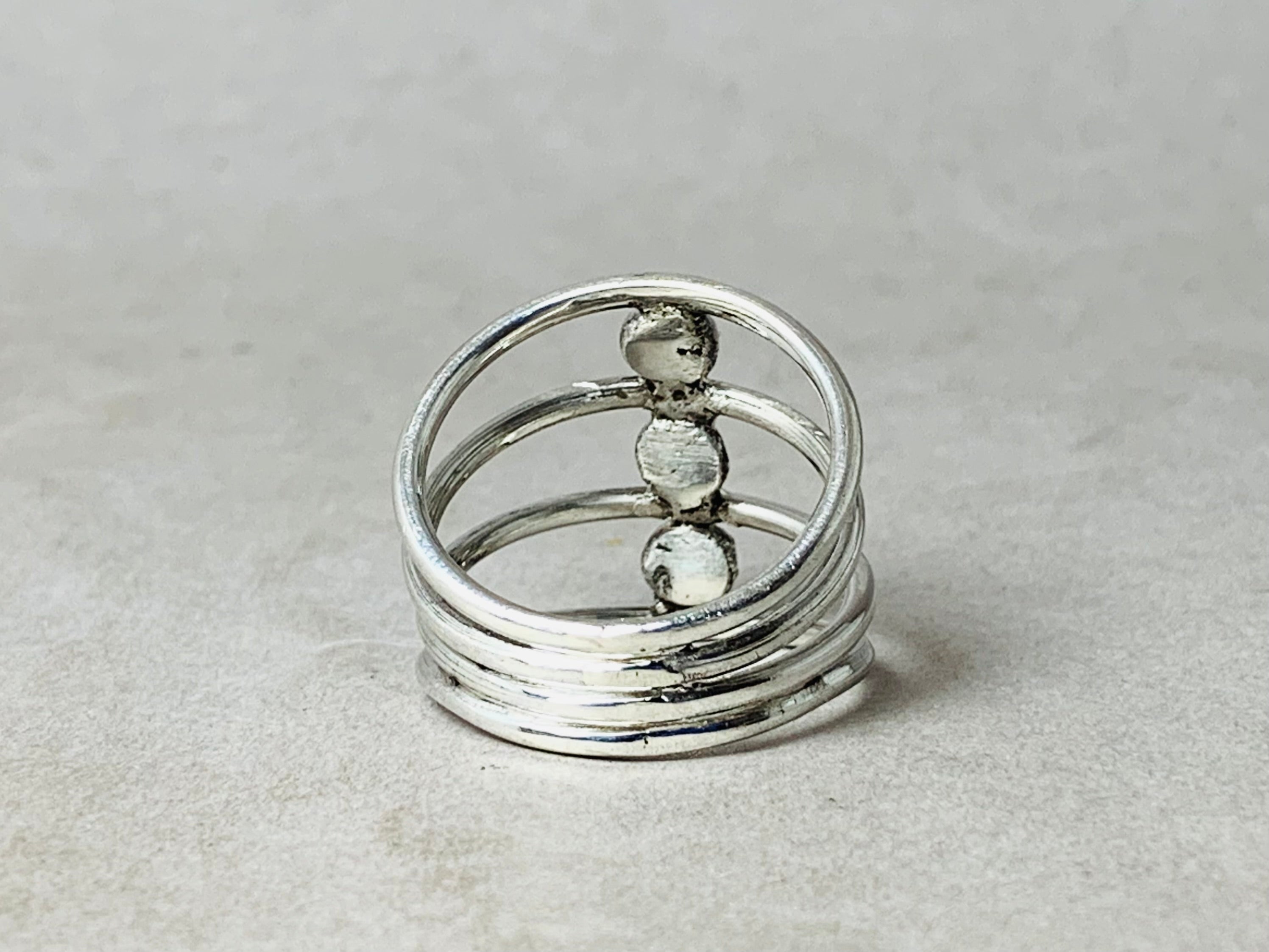 Dreifach-Bandring Gepunkteter Ring Silberner Bandring 925er Silberring Statement Handmade Ring