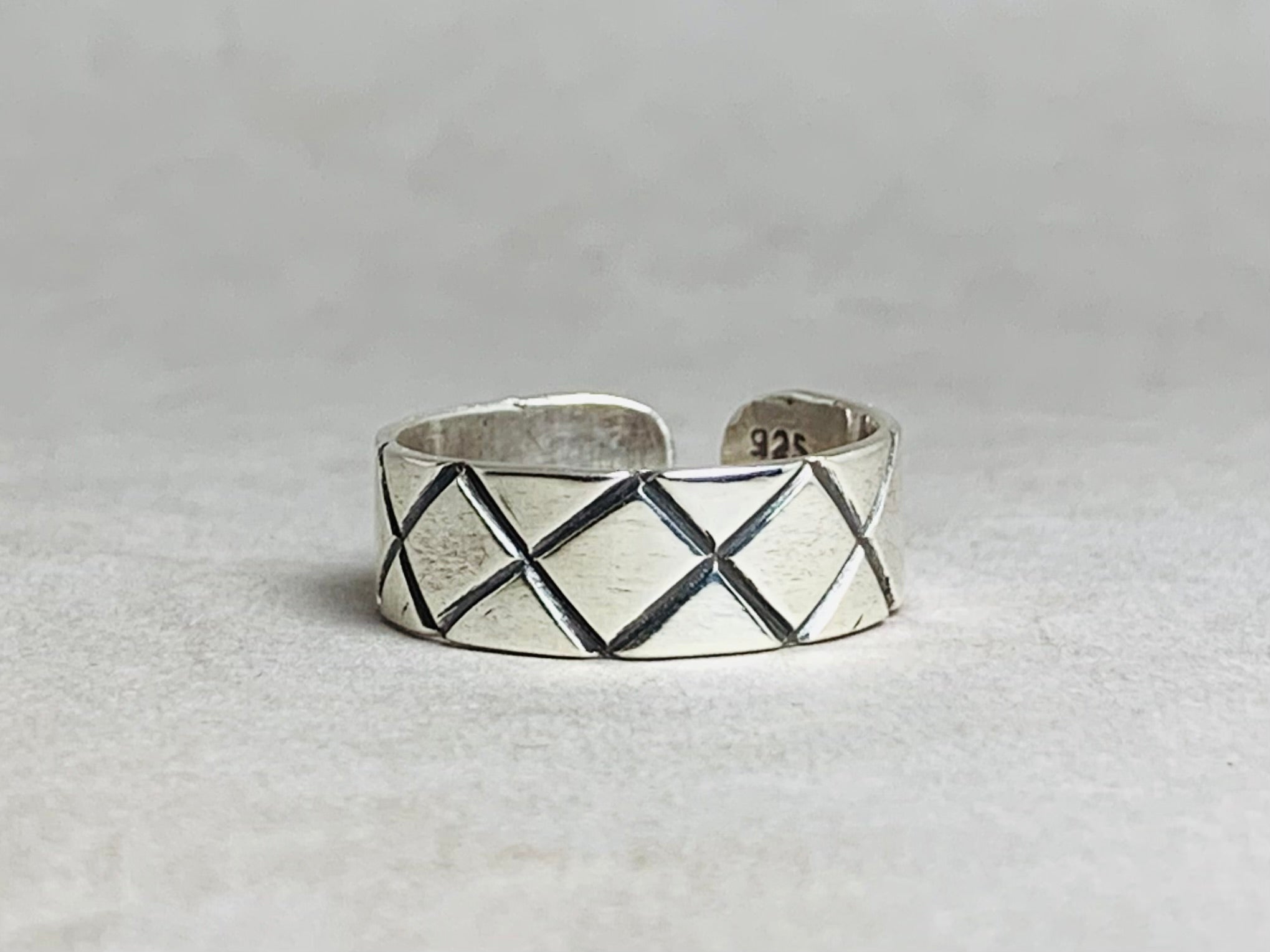 Strukturierter Bandring 925er Silberring Verstellbarer Ring Oxidierter Ring Minimalistischer Alltags-Statement-Ring Handgemachter Ring