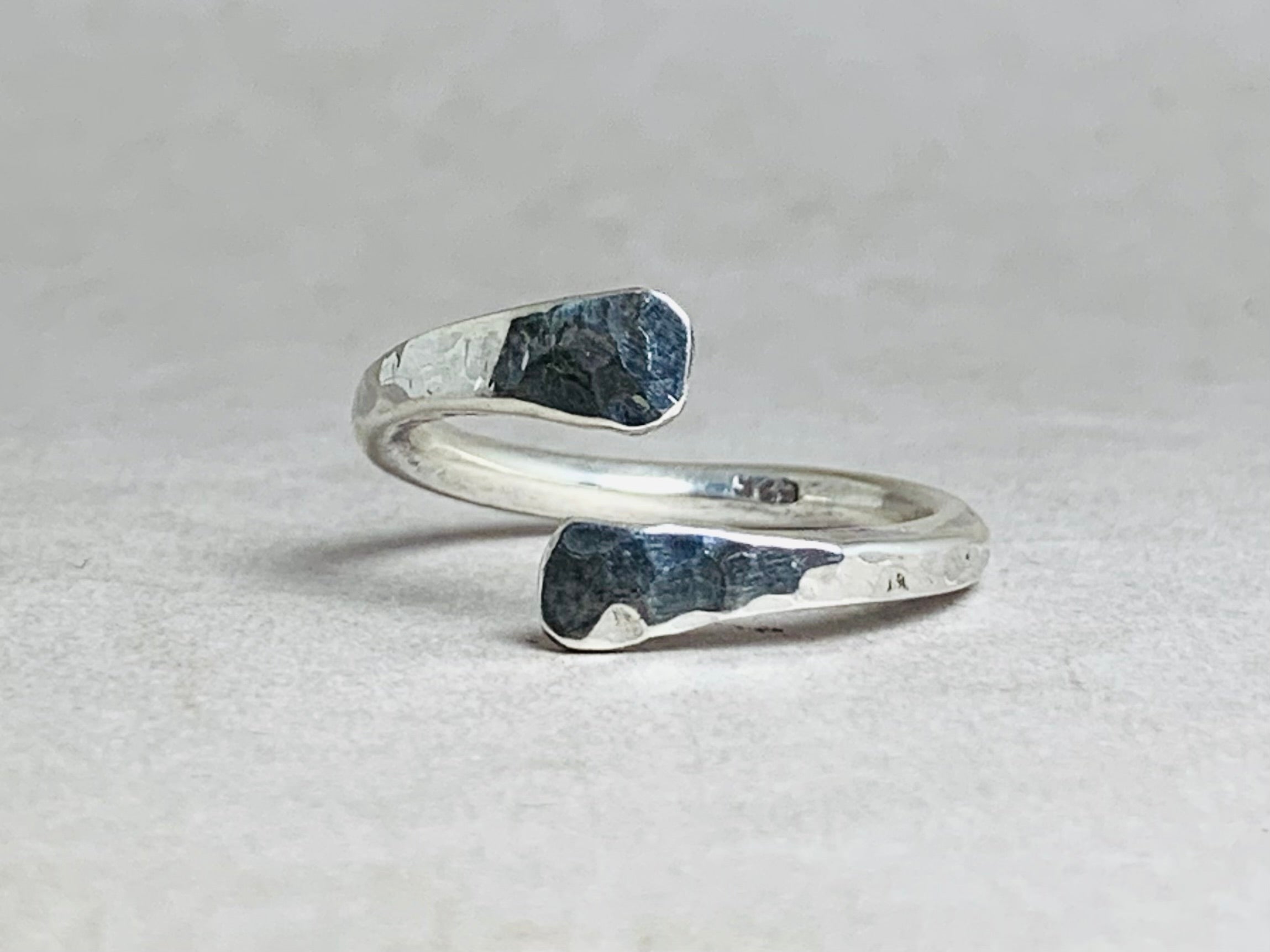 Spiralring Gehämmerter Ring 925 Silberring Verstellbarer Ring Boho Stapelring Alltags-Handgemachter Ring