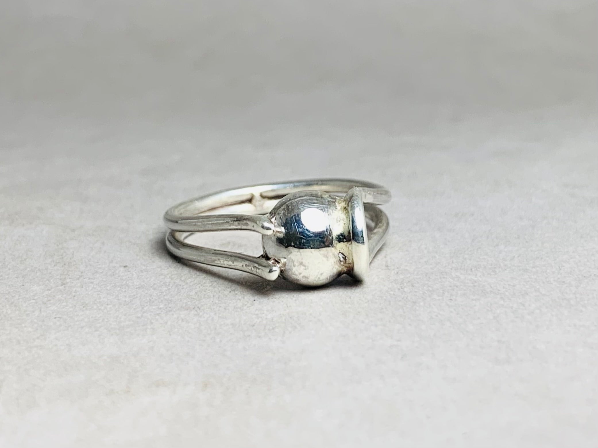 Silberkugelring 925 Silber Ring Handgemachter Statement-Ring Modern Einzigartiger Ring Alltagsring