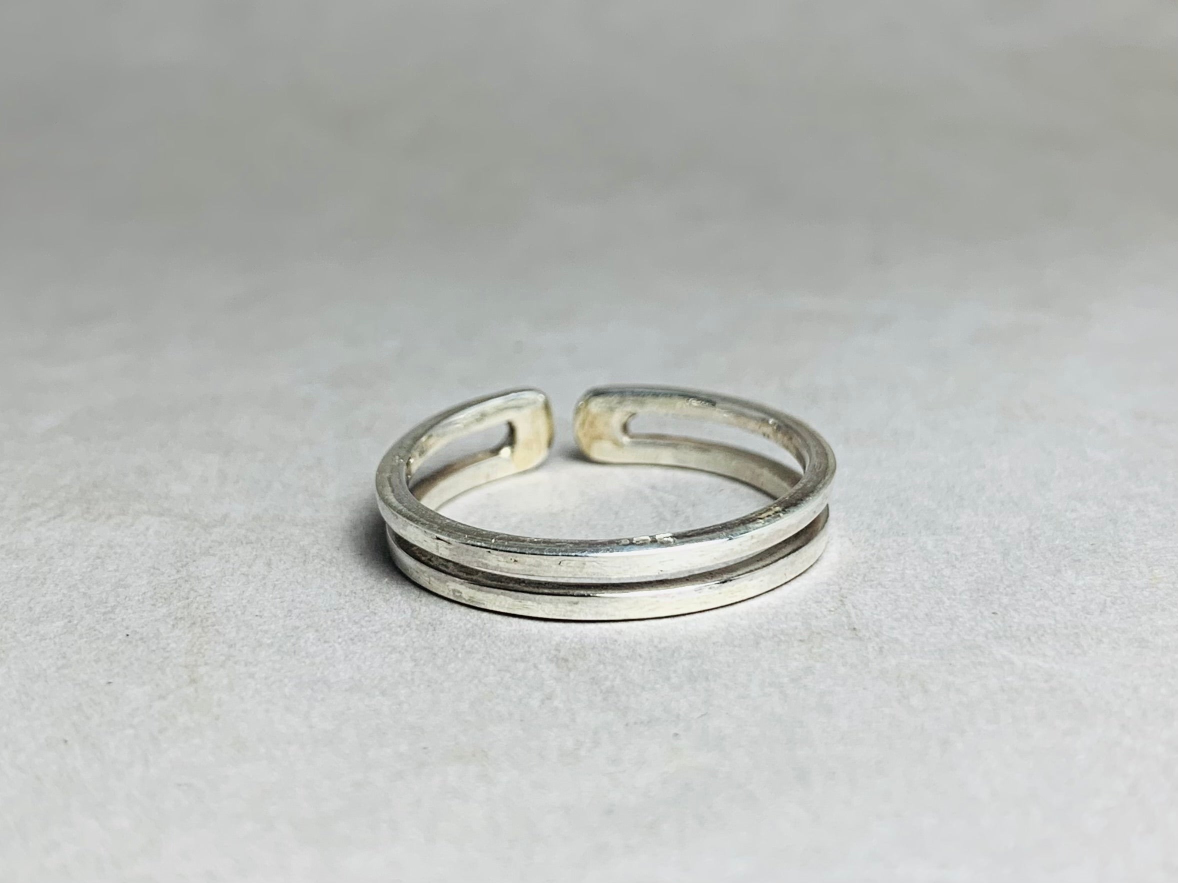 Doppelter Bandring 925 Sterling Silber Ring Zierlicher Minimalistischer Ring Verstellbarer Ring Moderner Eleganter Ring Handgemachter Alltagsring