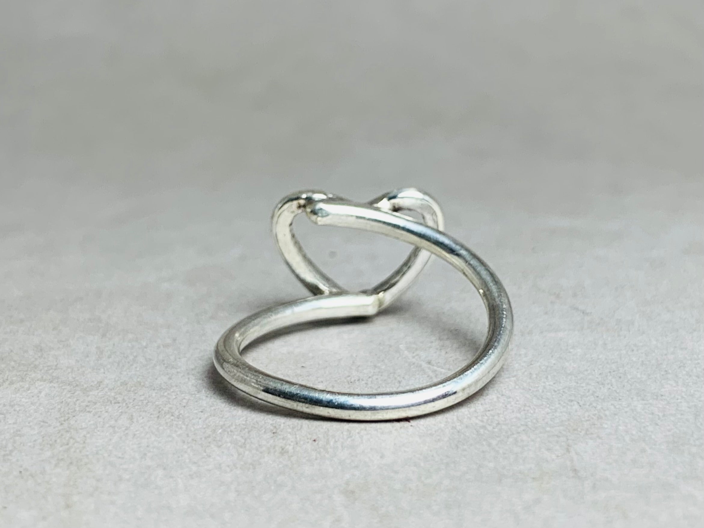 Herzring 925er Massivsilberring Minimalistischer Stapelring Zarter Ring Geschenk für Frauen Verlobungsring Liebesring