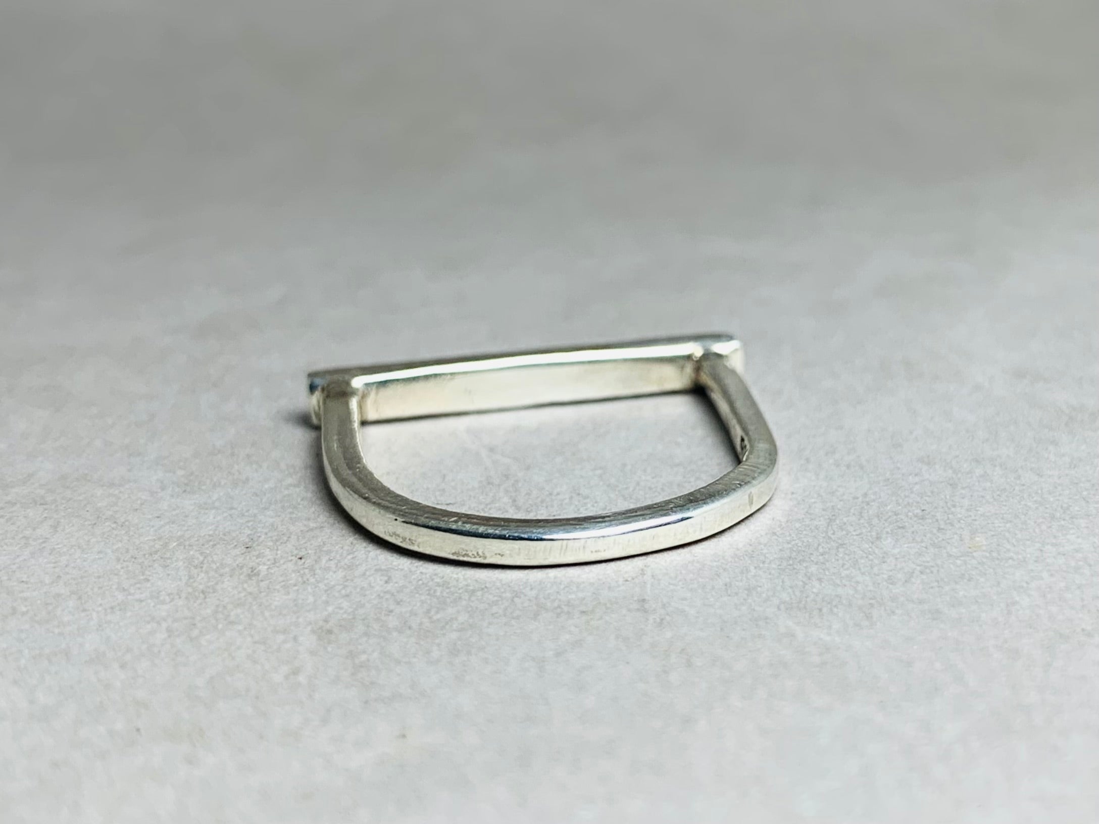 Minimalistischer Stabring, Ring aus 925er Sterlingsilber, paralleler Stabring, zierlicher moderner Ring, handgefertigter Ring, Alltagsring