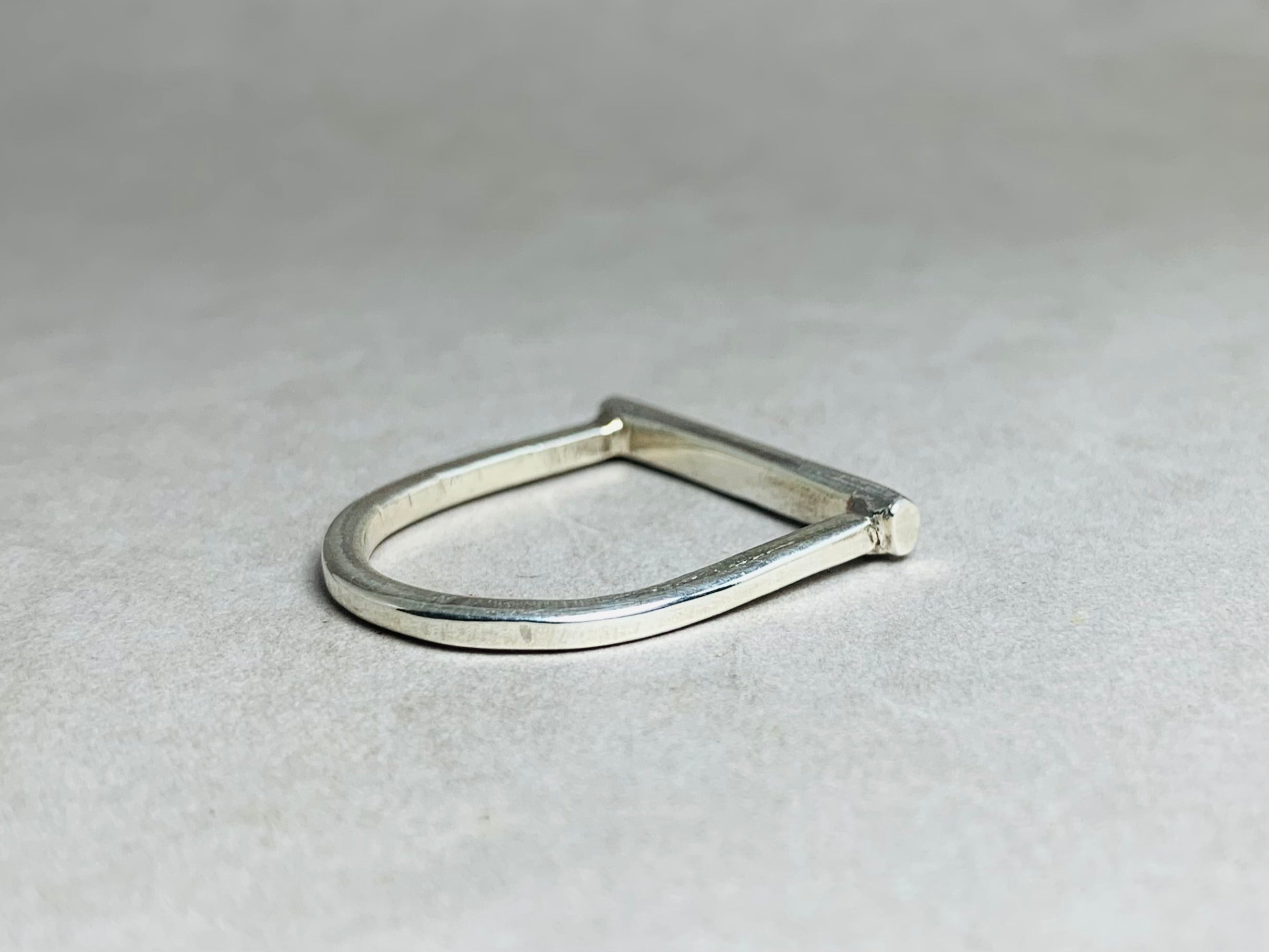 Minimalistischer Stabring, Ring aus 925er Sterlingsilber, paralleler Stabring, zierlicher moderner Ring, handgefertigter Ring, Alltagsring