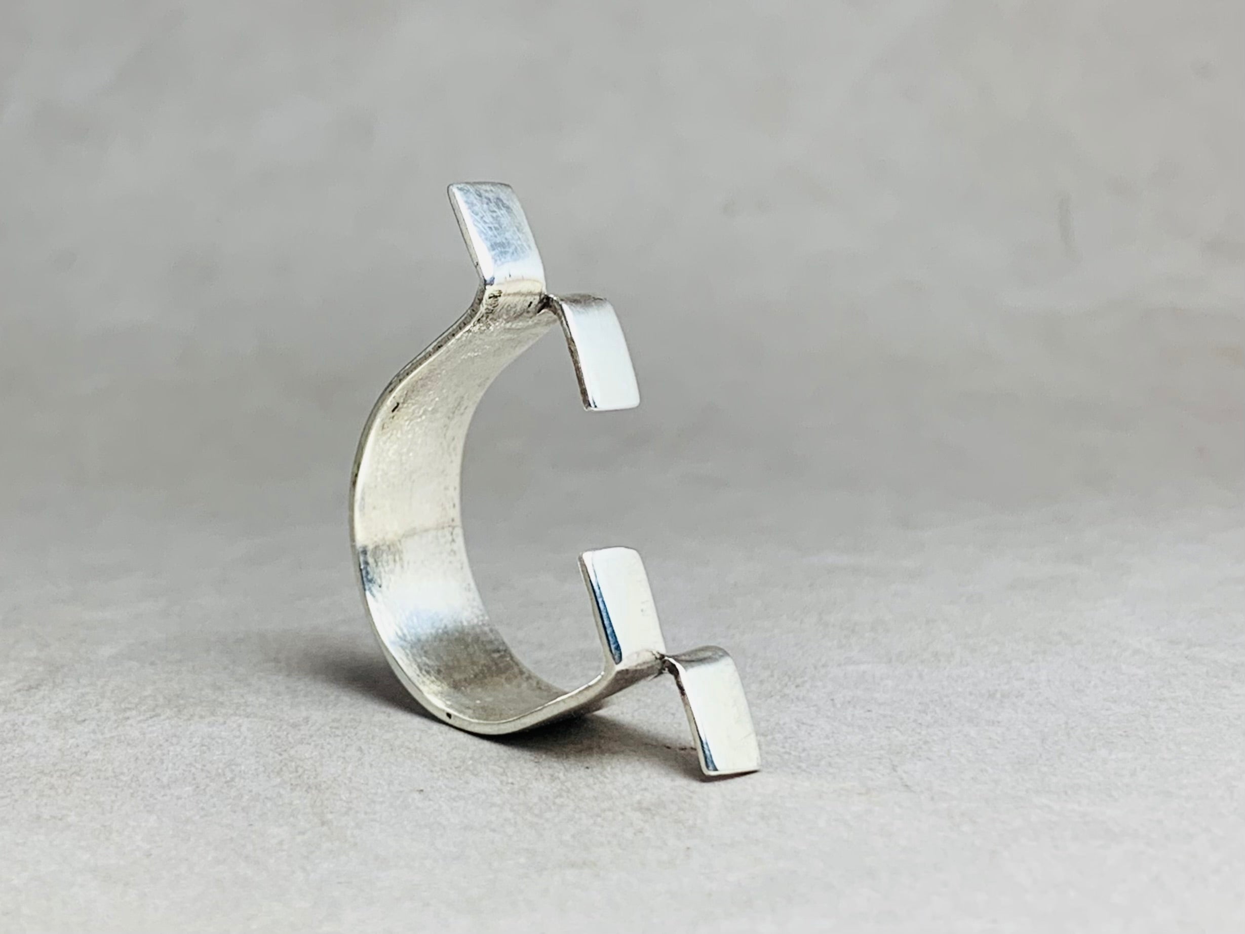 Offener Bandring 925 Silberring Handgemachter moderner Ring Einfacher Alltagsring Zwei-Stäbe-Ring Einzigartiger Ring