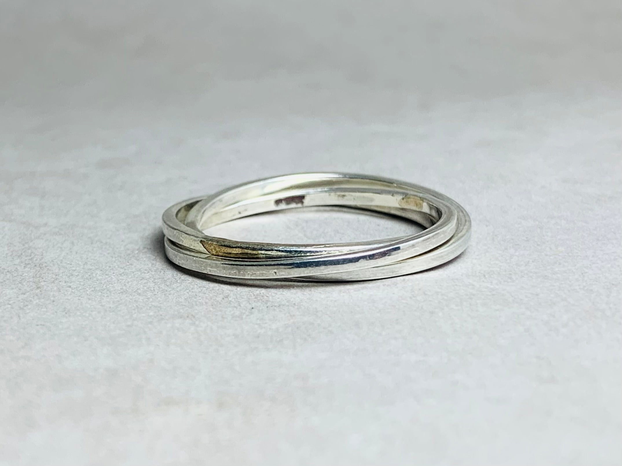 Rollring ineinandergreifend Trinity zarter Ring schlichter zarter Ring minimalistischer Daumenring Stapelring einzigartiger Ring