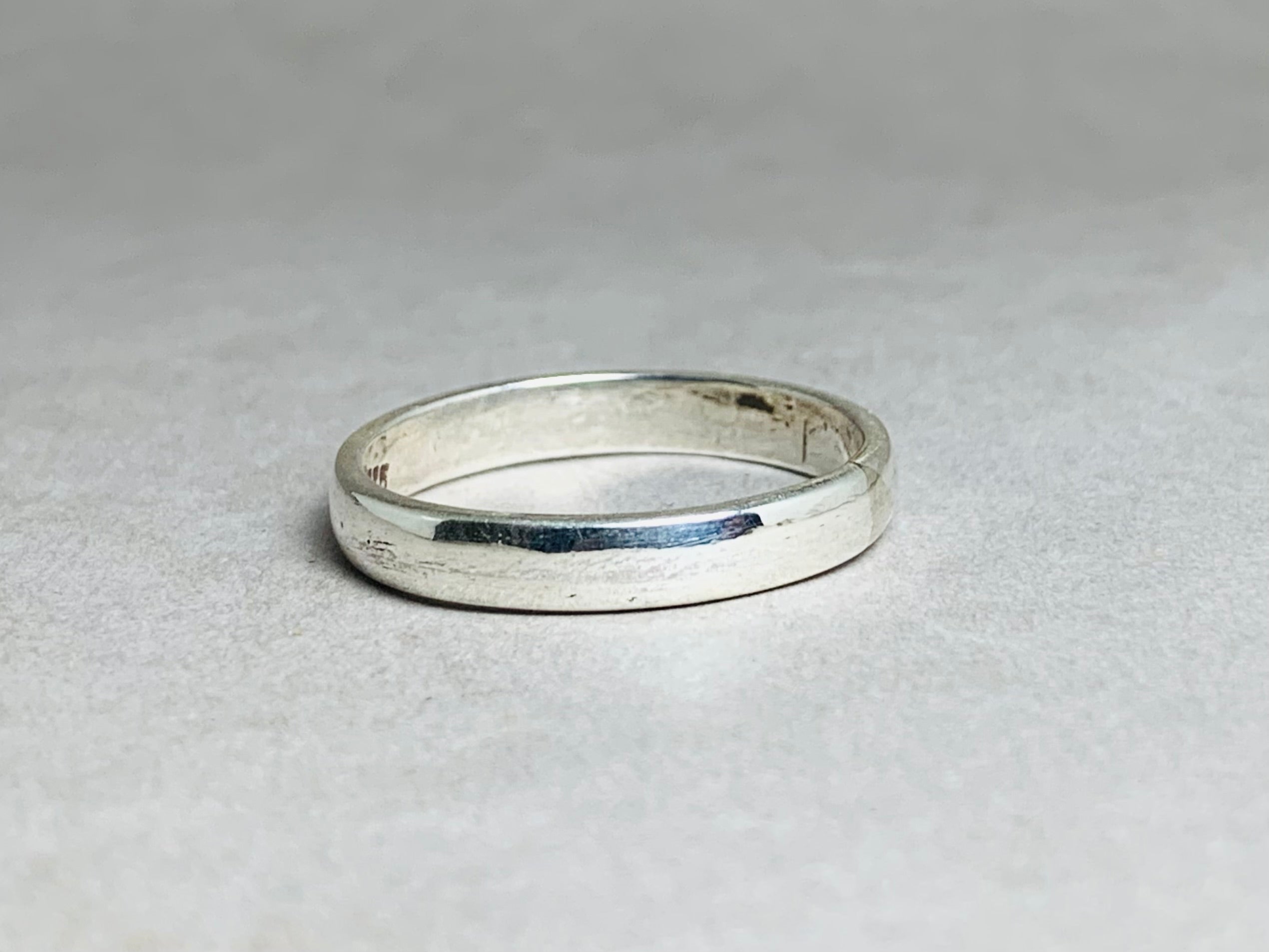 Silberbandring 925er Silberring Schlichter minimalistischer Bandring Stapelbarer handgefertigter Ring