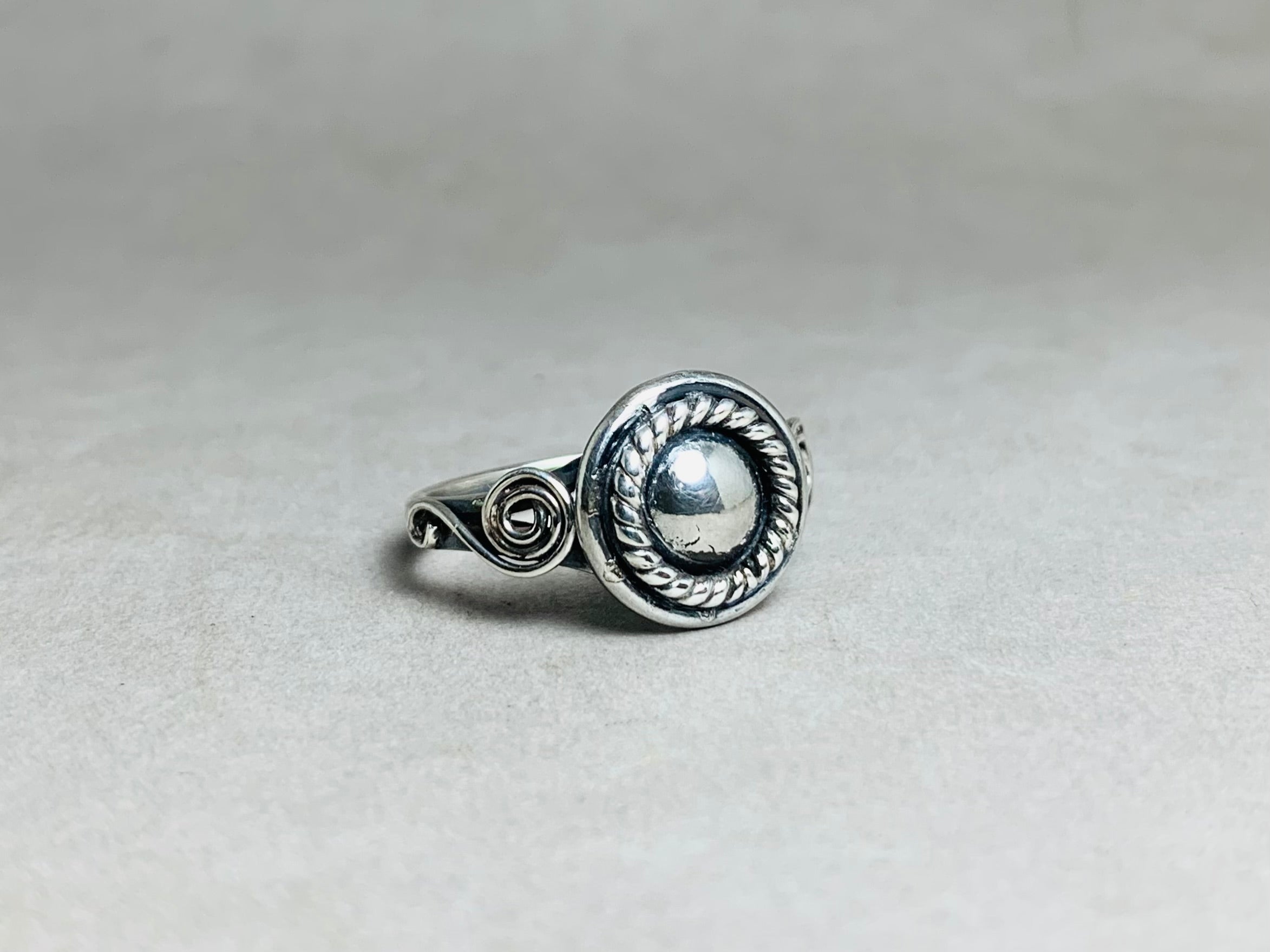 Kugelring 925er Silberring Statement Ring Handgefertigter Ring Silber Spiralring Kuppelring Boho Ring