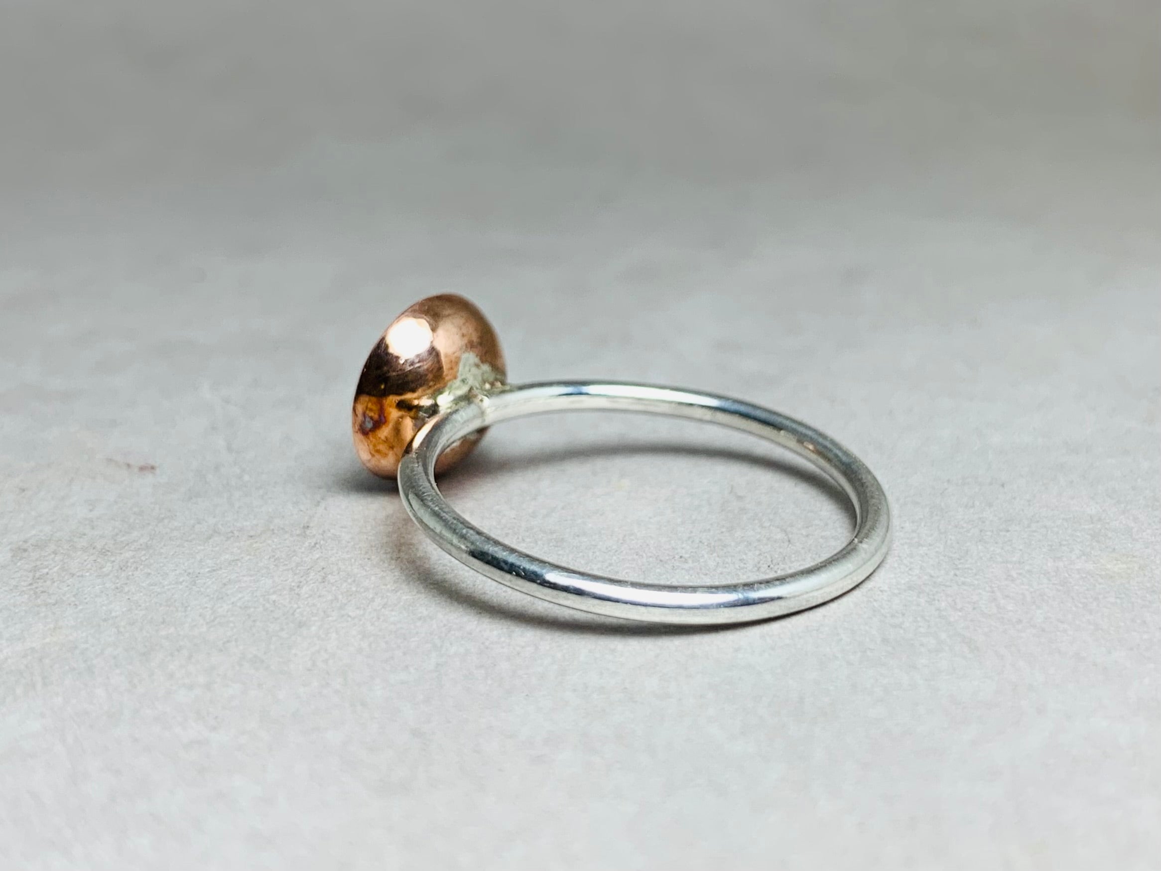 Handgefertigter gewölbter Ring 925er massiver Sterlingsilber Ring Becher Ring Punkt Ring Kupferkugel Ring Antiker Ring