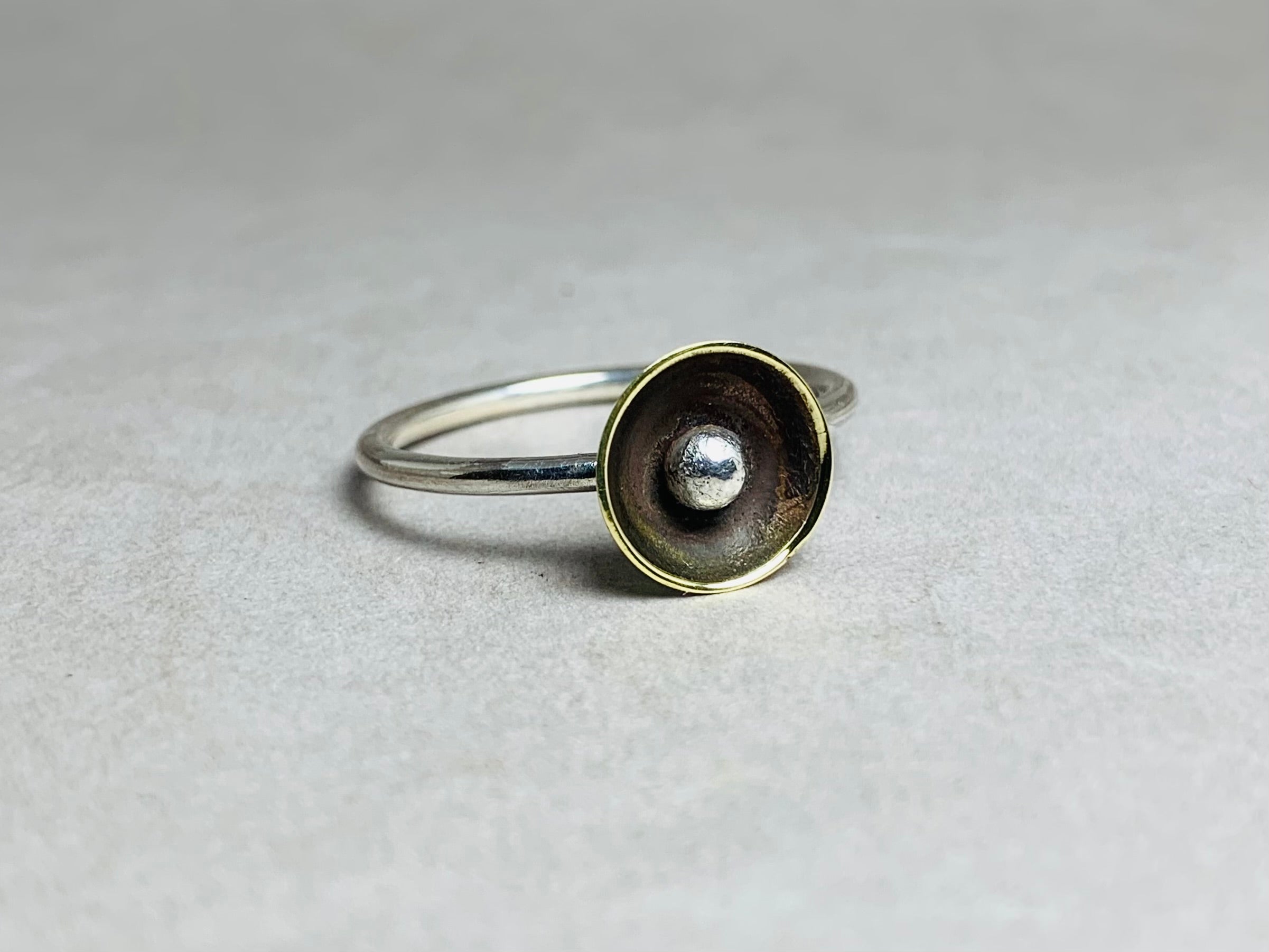 Gepunkteter Domring 925er Silberring Halbkugelring Alltagsring Handgemachter Cup Ring Boho Ring Für jeden Tag